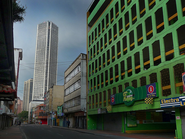  - Parqueadero-y-torre-Colpatria